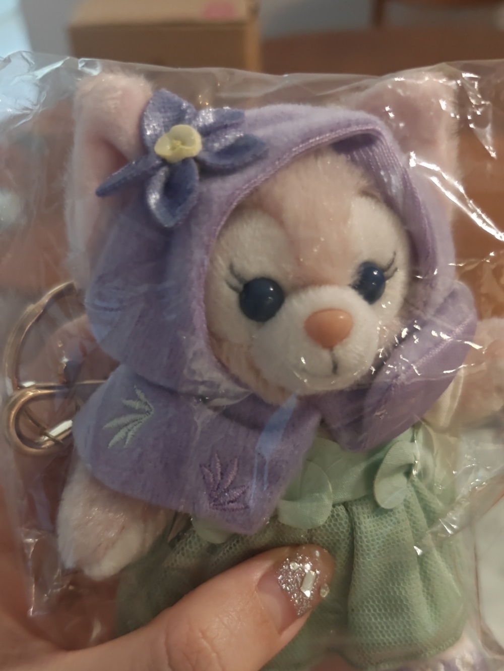 Linabell Hong Kong Disney Limited Plush Keychain & Tokyo Disney Mini Tote Set - Picture 4 of 7